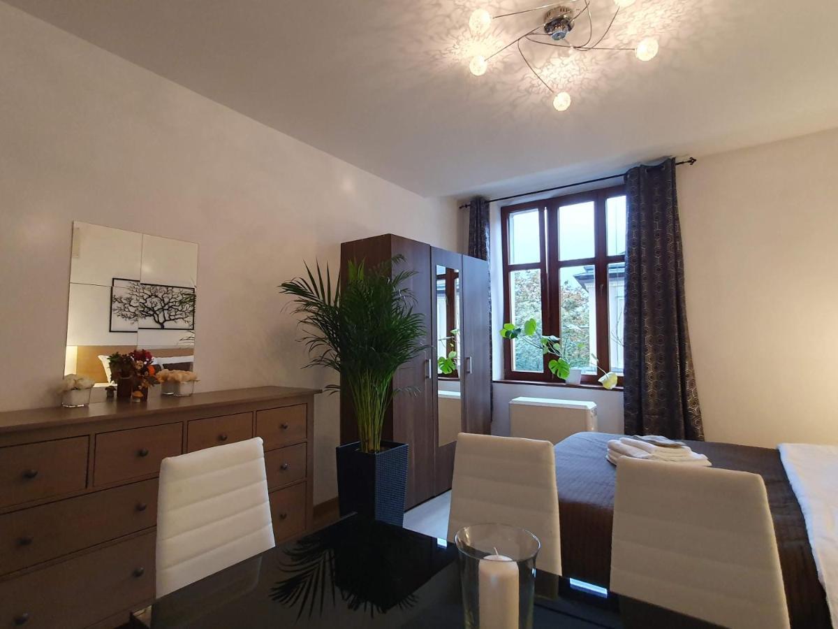F-3 Krakow Rynek-Wawel O&P Apartfamily Buitenkant foto